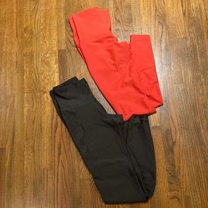 2 pair of leggings